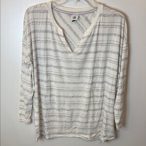 CAbi ATC Habit Tee - White Gray V-Neck Long Sleeve Top style 5930